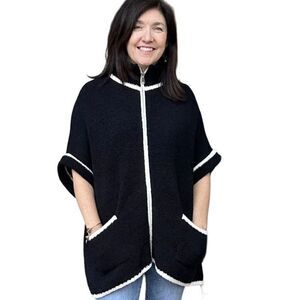 Carolees black and Ivory zip front sweater, jacket, 0SFM
